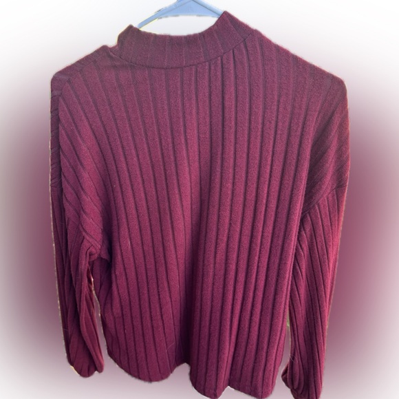 SHEIN Sweaters - SHEIN Ribbed Maroon Mock neck Sweater
